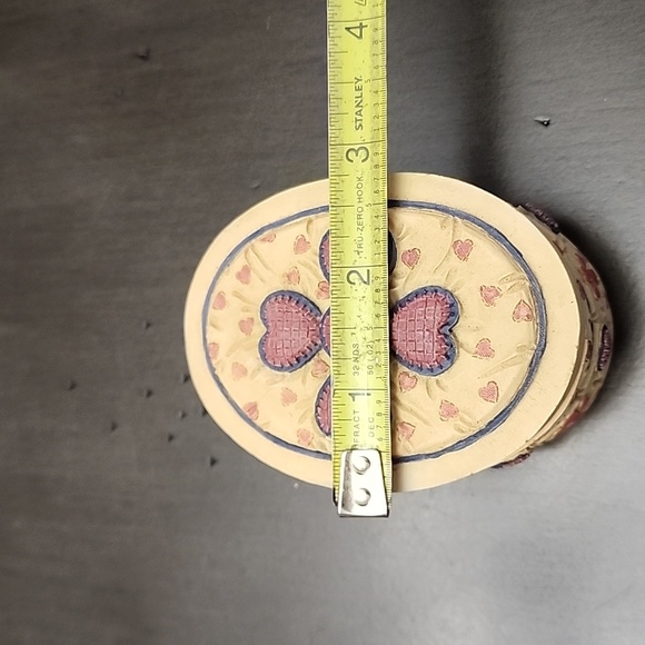 Vintage Dezine Ceramic Small Oval Heart Trinket Box - Picture 8 of 9